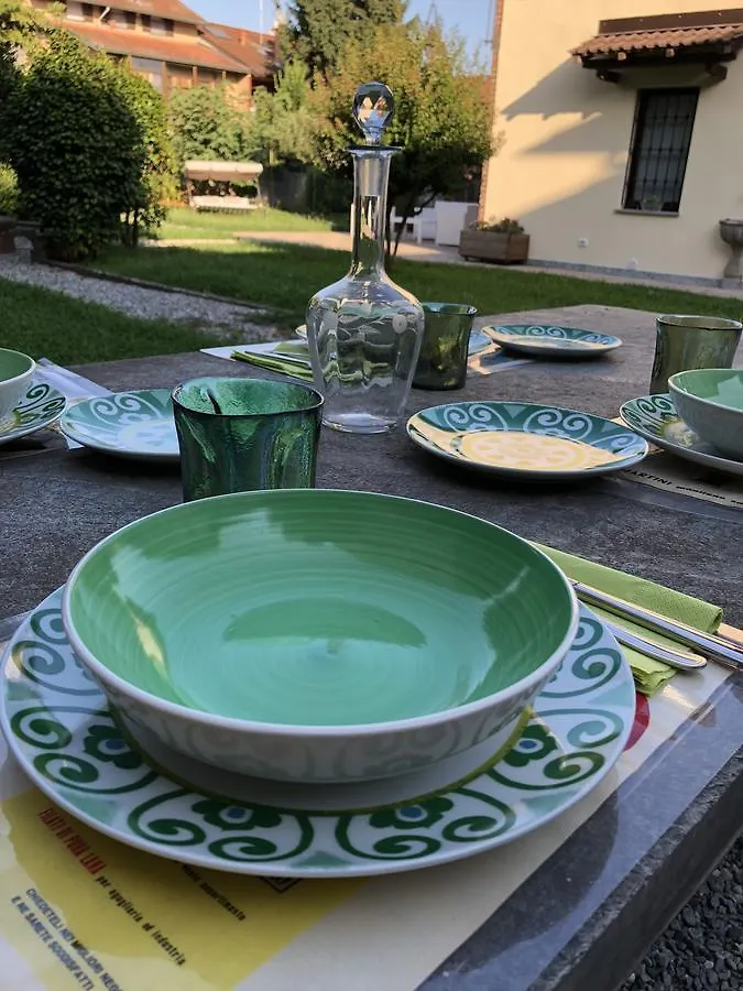 L'Ago Nel Pagliaio Daire Turbigo 0*,  İtalya