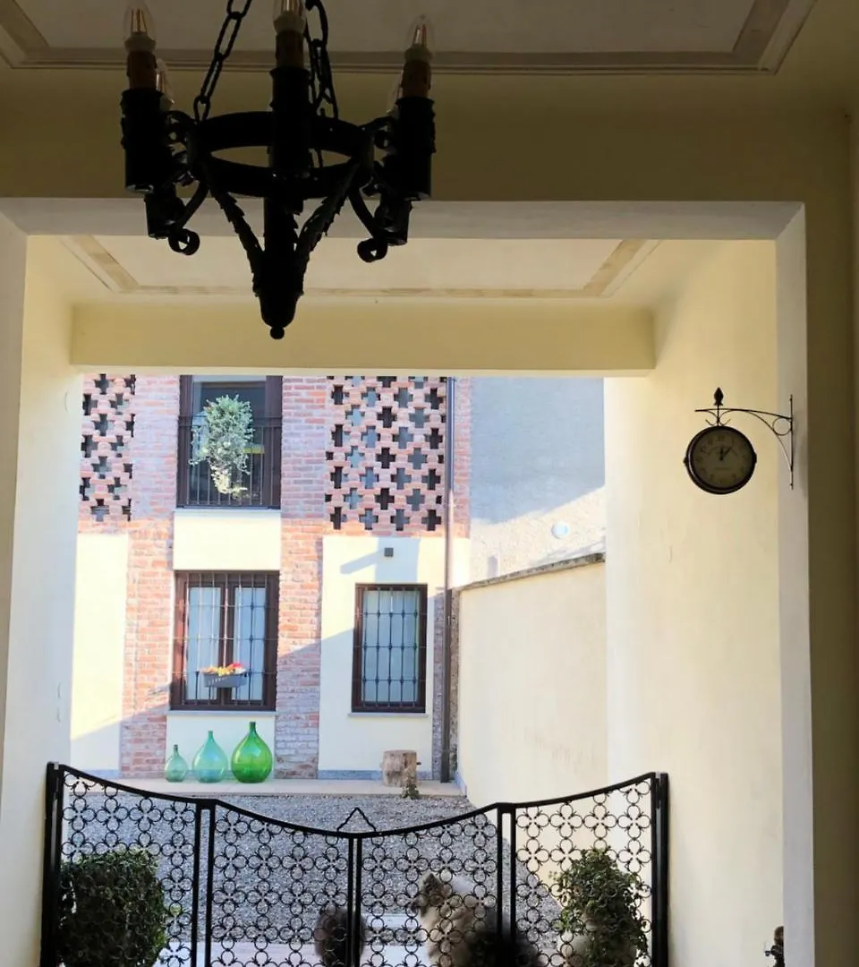 L'Ago Nel Pagliaio Daire Turbigo